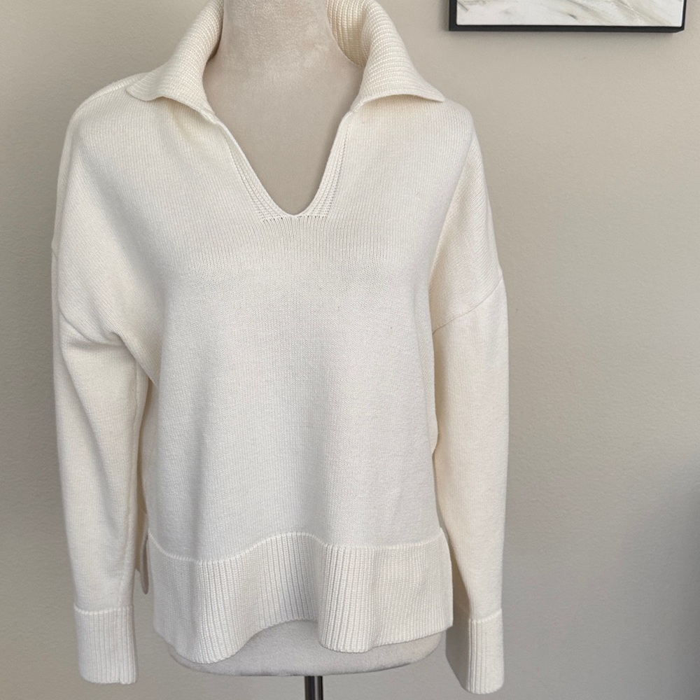 Elie Tahari Cream V-Neck Sweater L